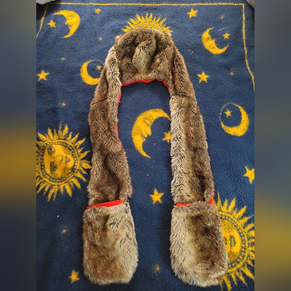 Fluffy Fox/Cat Hat/Scarf - Picture 9 of 12